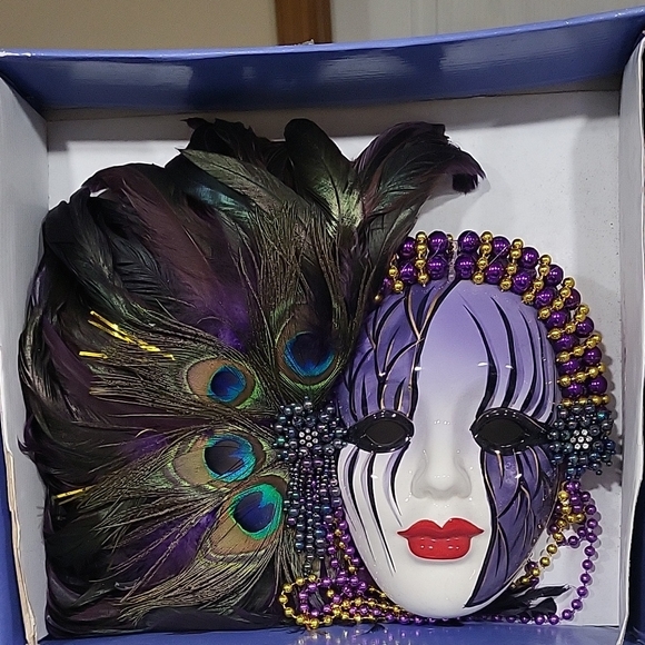 Curated visual reference: Fresh Look at Accents Wall Hanging Porcelain Mask Ladys Face Mardi Gras Beads